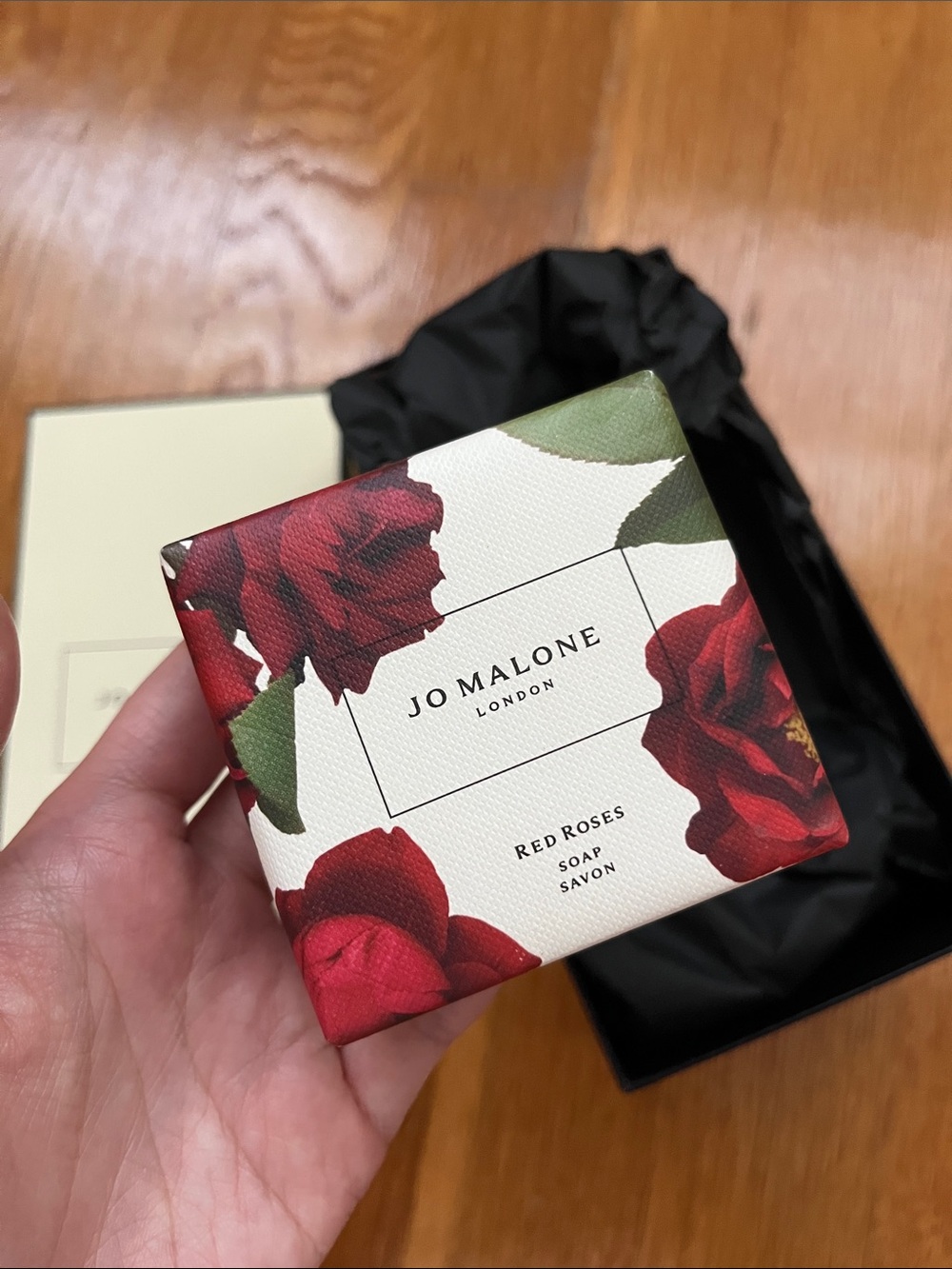 Jo Malone Red Roses Bar Soap - Picture 3 of 4